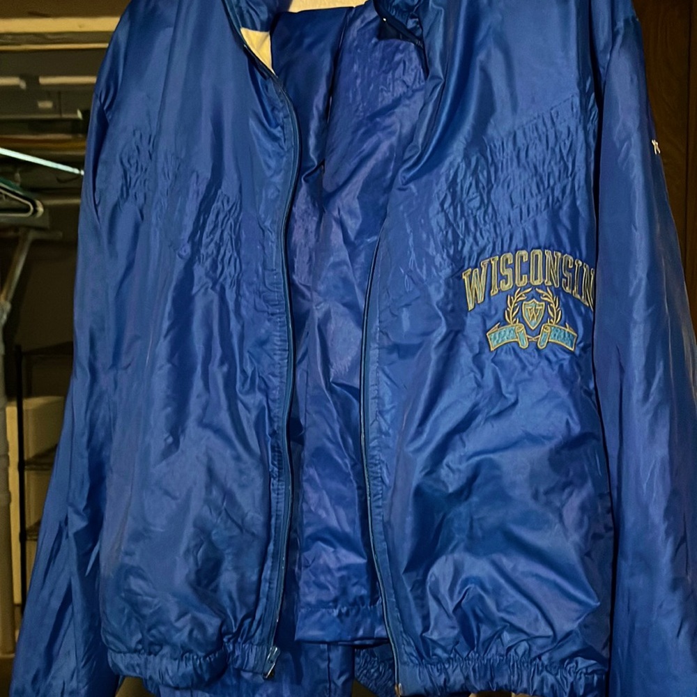 Blue two-piece champion Wisconsin University tracksuit